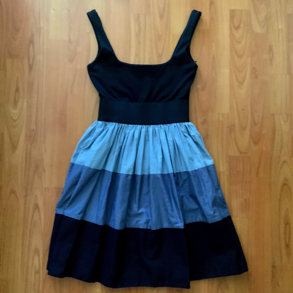 CUTE FULL SKIRT DRESS